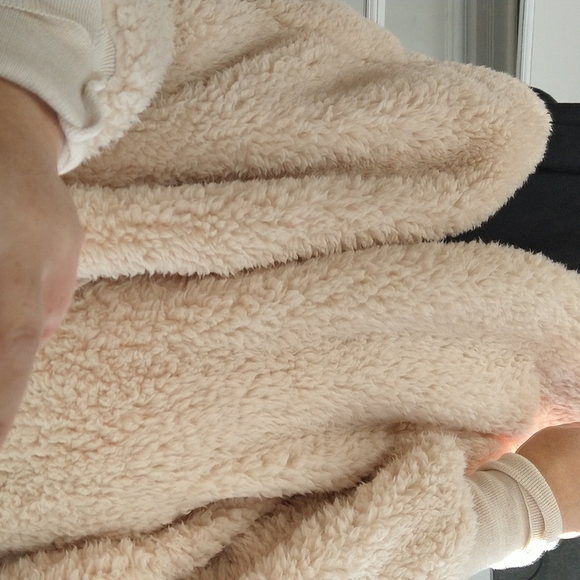 One size wearable blanket - Picture 3 of 7